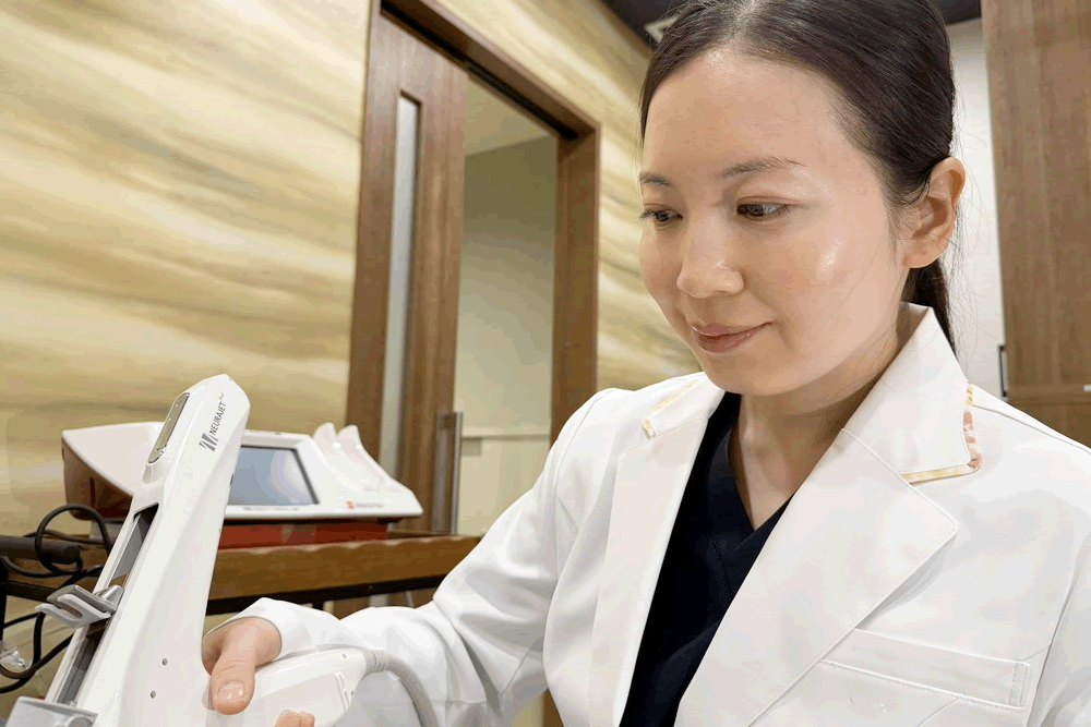 水光注射を打っている先生