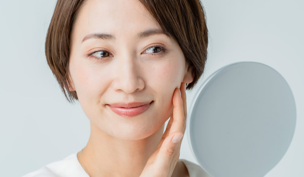 真皮線維芽細胞治療を終えた女性のイメージ